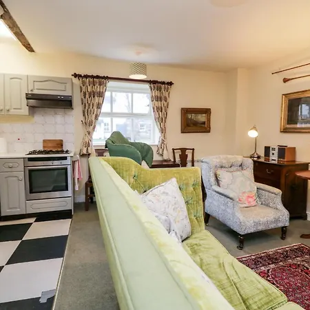 Longlands The Coach House *